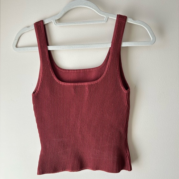 Babaton Ribbed Maroon Tank Top - Picture 3 of 3
